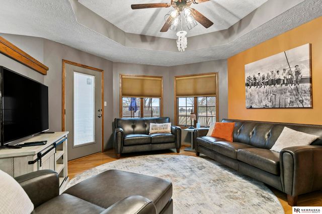 1325 N 8th Street, Seward, NE 68434