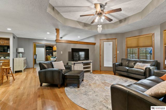 1325 N 8th Street, Seward, NE 68434