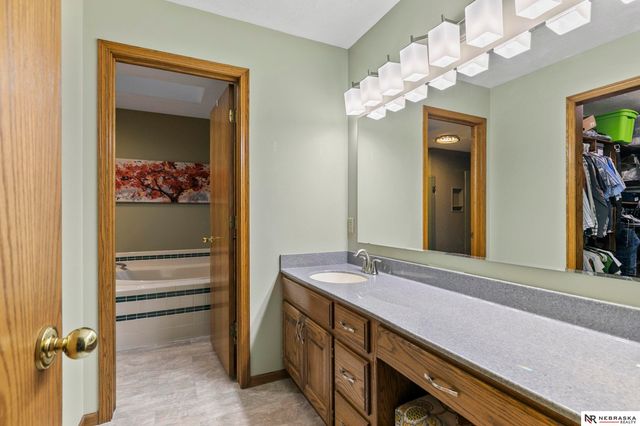 1325 N 8th Street, Seward, NE 68434