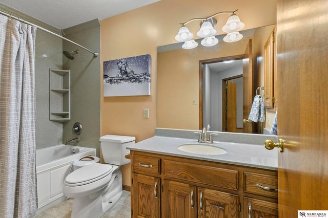 1325 N 8th Street, Seward, NE 68434