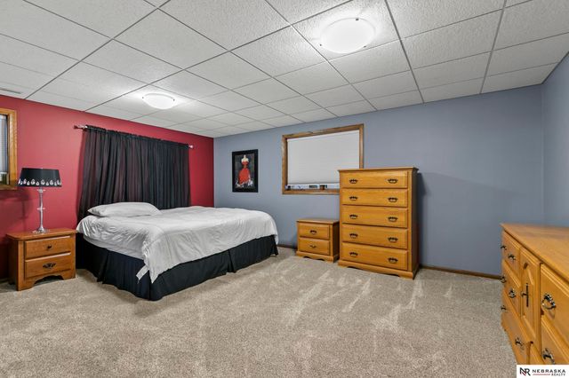 1325 N 8th Street, Seward, NE 68434