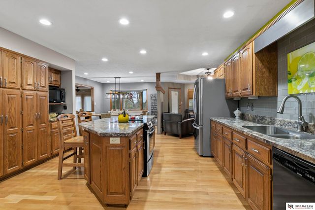 1325 N 8th Street, Seward, NE 68434