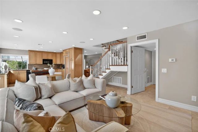 969 Azalea Drive, Costa Mesa, CA 92626