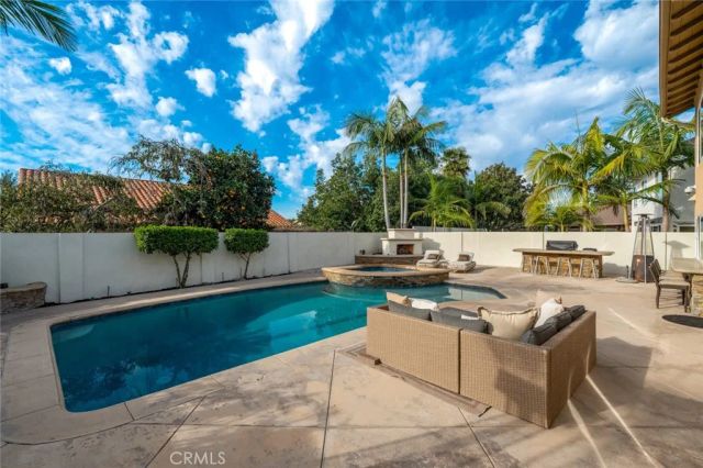 969 Azalea Drive, Costa Mesa, CA 92626