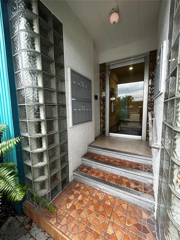 844 5TH AVENUE S 11, St Petersburg, FL 33701