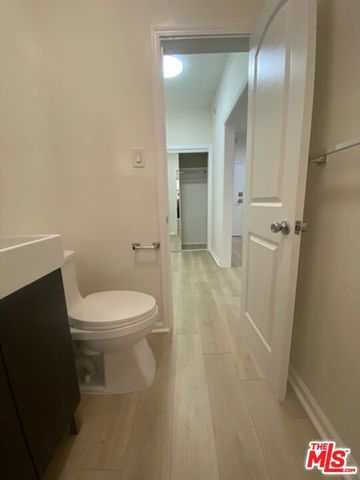 814 S Hobart Boulevard 203, Los Angeles, CA 90005