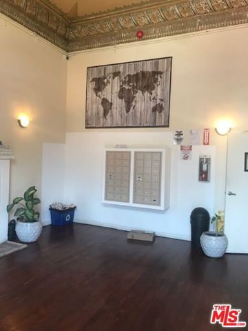 814 S Hobart Boulevard 203, Los Angeles, CA 90005