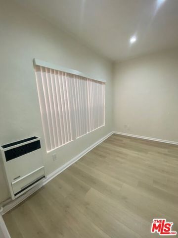 814 S Hobart Boulevard 203, Los Angeles, CA 90005