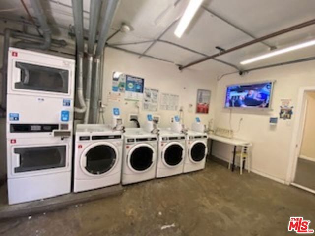 814 S Hobart Boulevard 203, Los Angeles, CA 90005