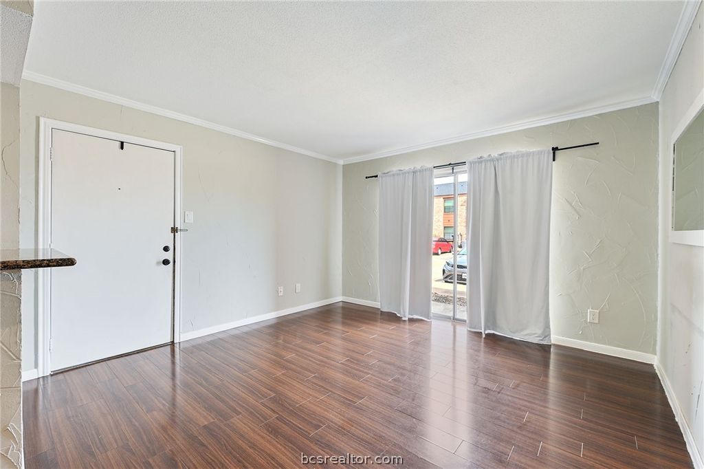 904 University Oaks 17, College Station, TX 77840 — photo 2