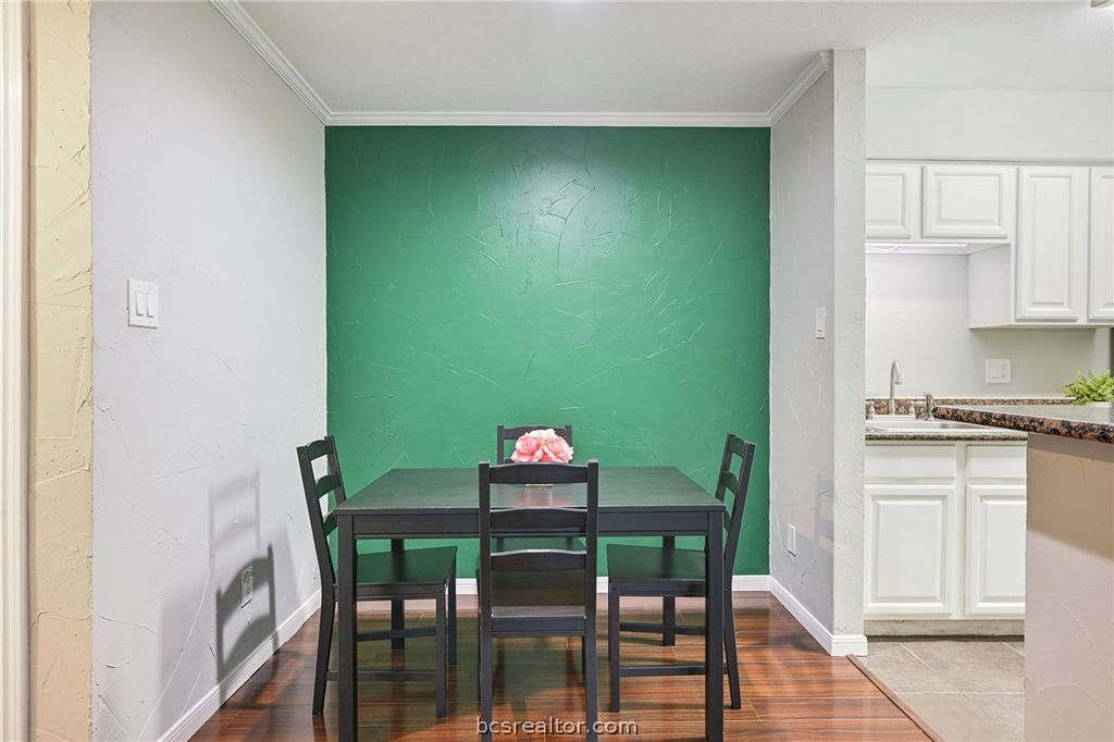 904 University Oaks 17, College Station, TX 77840 — photo 5