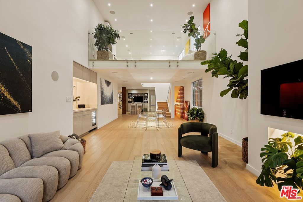 1129 Larrabee Street 7, West Hollywood, CA 90069 — exterior
