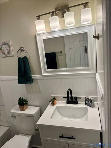 7279 Howerton Rd, Dunnsville, VA 22454