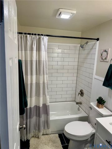 7279 Howerton Rd, Dunnsville, VA 22454