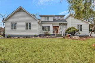 22 Cloverleaf Dr, Marlboro Twp., NJ 07746