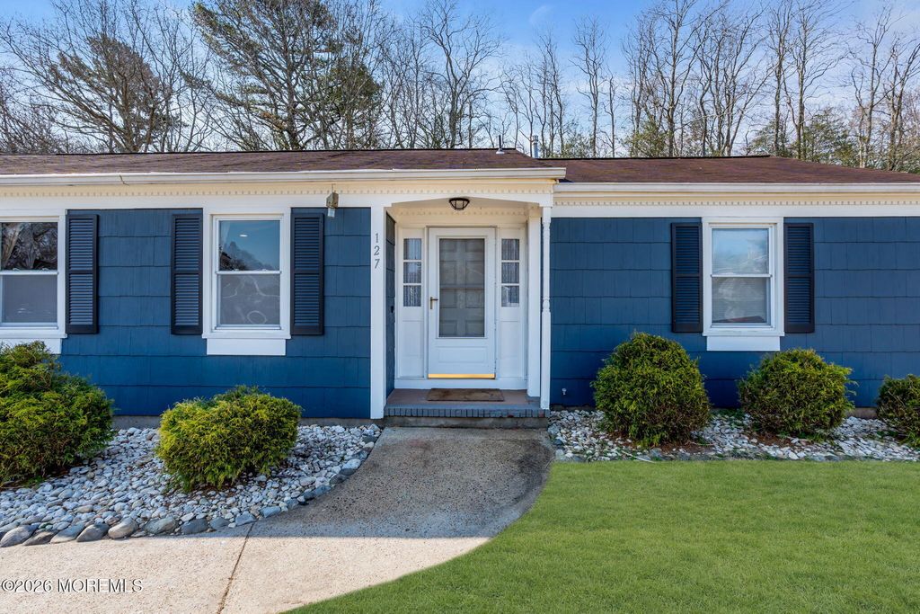 127 Driftwood Lane, Lanoka Harbor, NJ 08734