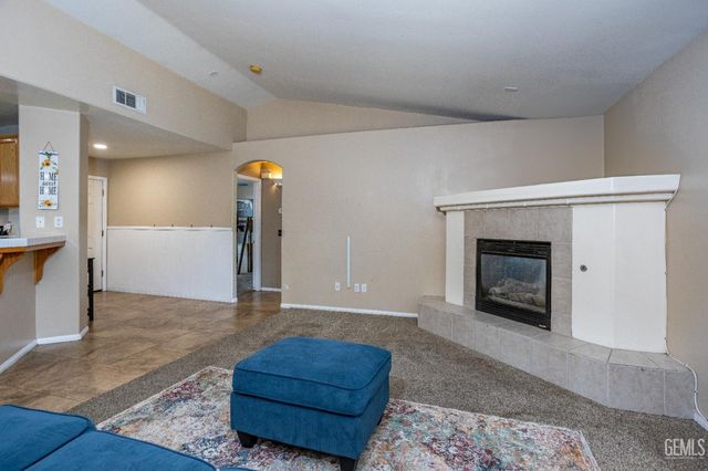 3622 Azure Drive, Bakersfield, CA 93312