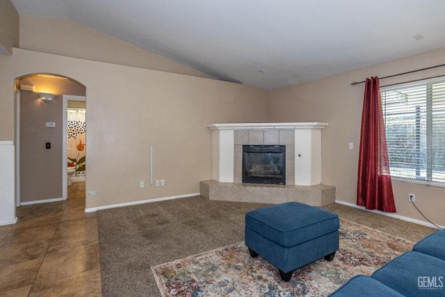 3622 Azure Drive, Bakersfield, CA 93312