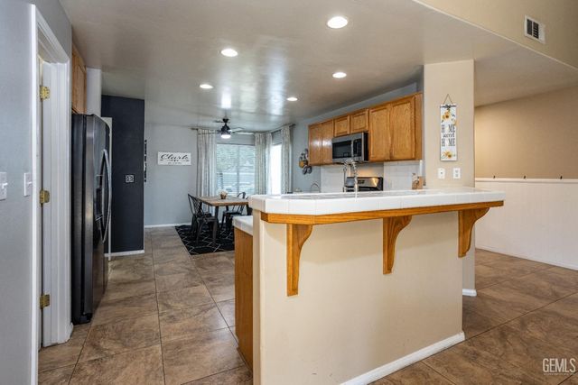 3622 Azure Drive, Bakersfield, CA 93312