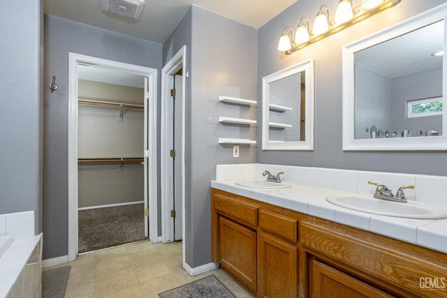 3622 Azure Drive, Bakersfield, CA 93312