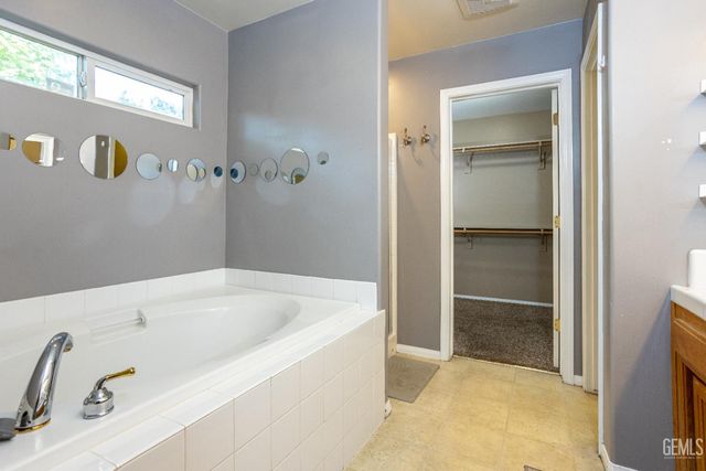 3622 Azure Drive, Bakersfield, CA 93312