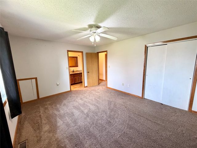 2007 Spring Street, Grinnell, IA 50112