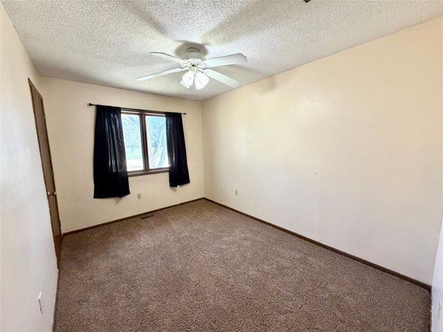2007 Spring Street, Grinnell, IA 50112