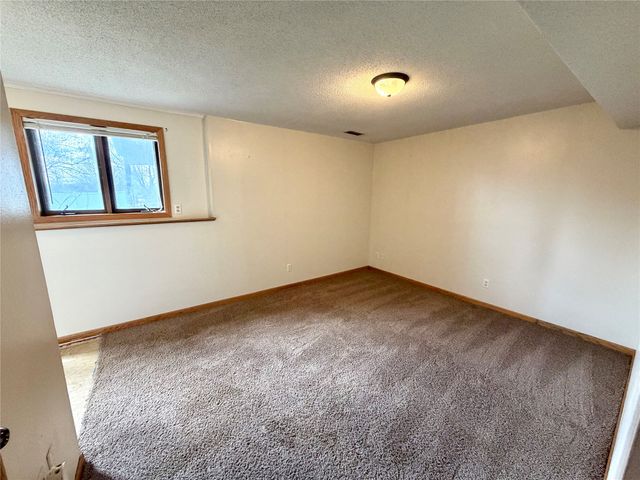 2007 Spring Street, Grinnell, IA 50112