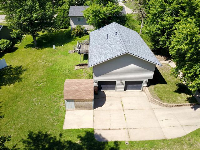 2007 Spring Street, Grinnell, IA 50112