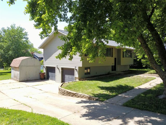 2007 Spring Street, Grinnell, IA 50112