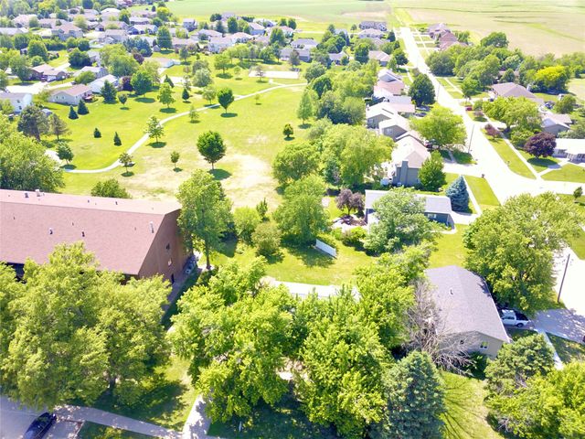 2007 Spring Street, Grinnell, IA 50112