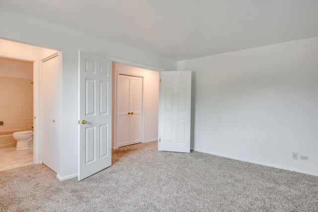 889 Heatherbrook Court, Wheaton, IL 60189
