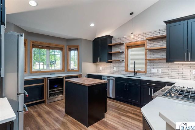 105 Jade Court, Mankato, MN 56001