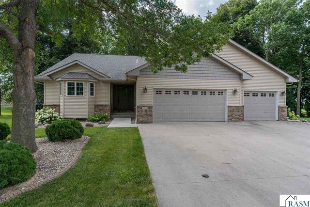 105 Jade Court, Mankato, MN 56001
