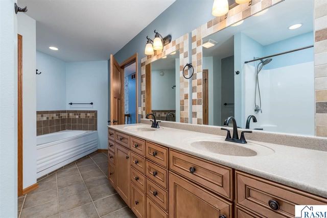 105 Jade Court, Mankato, MN 56001