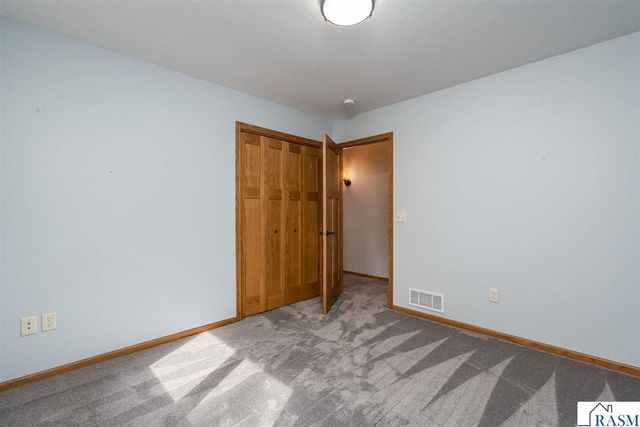 105 Jade Court, Mankato, MN 56001