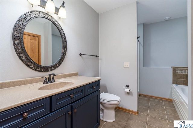 105 Jade Court, Mankato, MN 56001