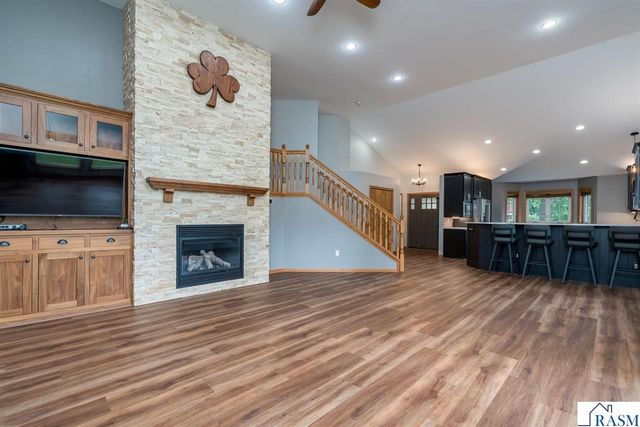 105 Jade Court, Mankato, MN 56001