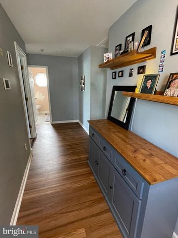 904-906 MAIN AVE, Croydon, PA 19021