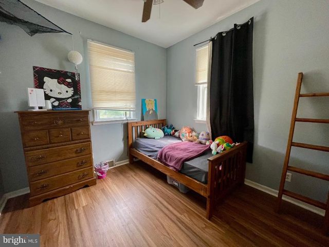 904-906 MAIN AVE, Croydon, PA 19021