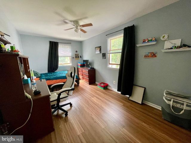 904-906 MAIN AVE, Croydon, PA 19021