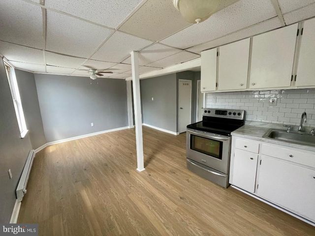 904-906 MAIN AVE, Croydon, PA 19021