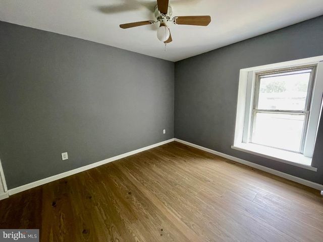 904-906 MAIN AVE, Croydon, PA 19021