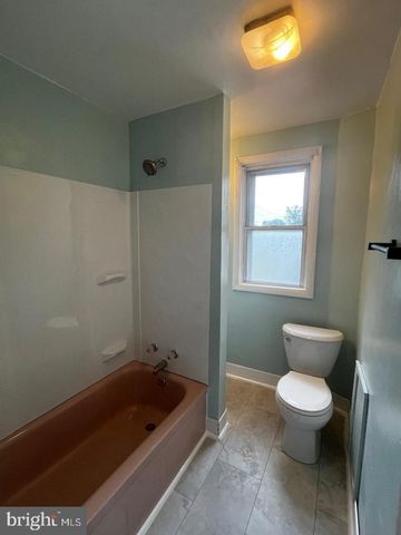 904-906 MAIN AVE, Croydon, PA 19021
