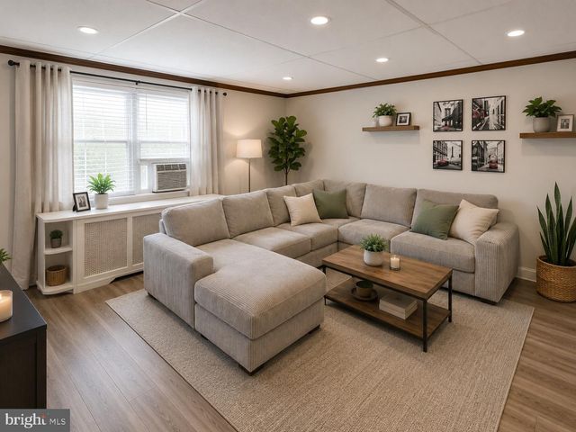 904-906 MAIN AVE, Croydon, PA 19021