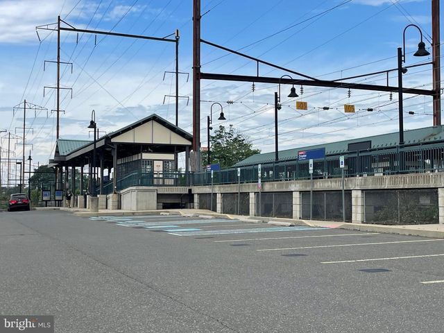 904-906 MAIN AVE, Croydon, PA 19021