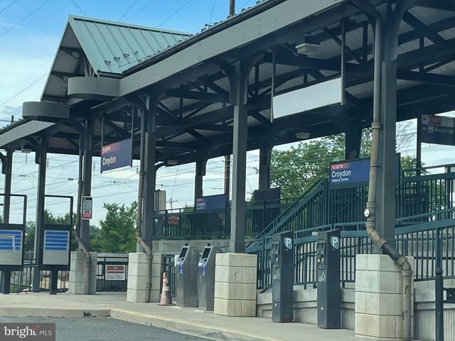 904-906 MAIN AVE, Croydon, PA 19021