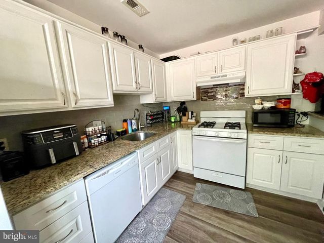 904-906 MAIN AVE, Croydon, PA 19021