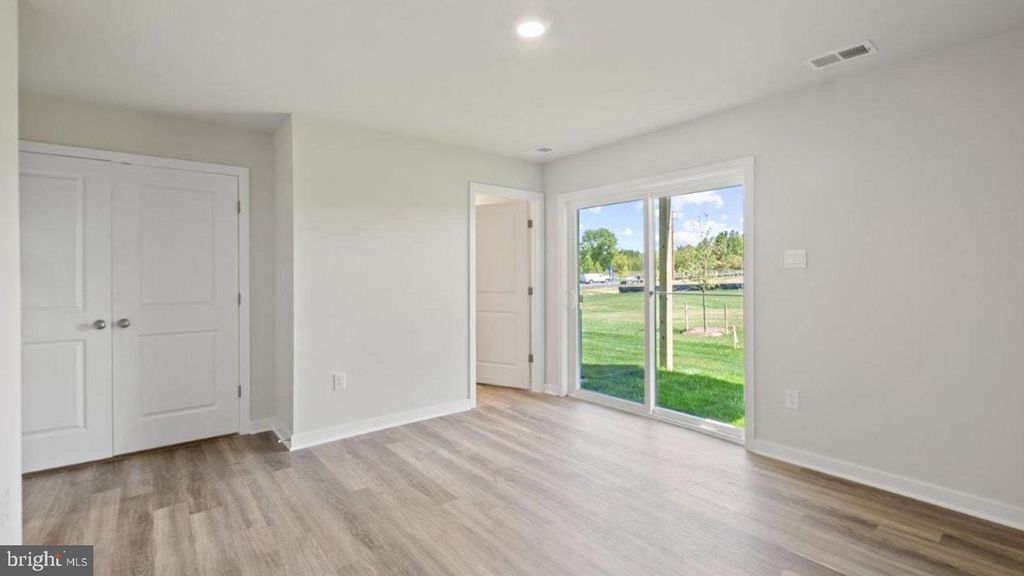 Image 6 of property listing at 7526 SILVER THREAD WAY, Brandywine, MD 20613