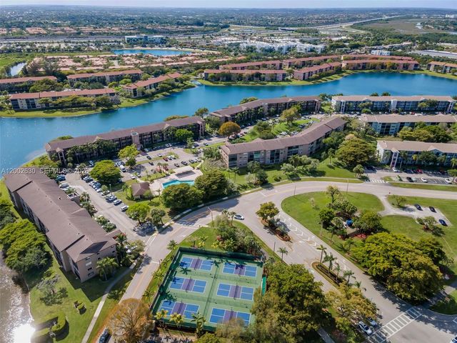 850 SW 138th Ave 108D, Pembroke Pines, FL 33027